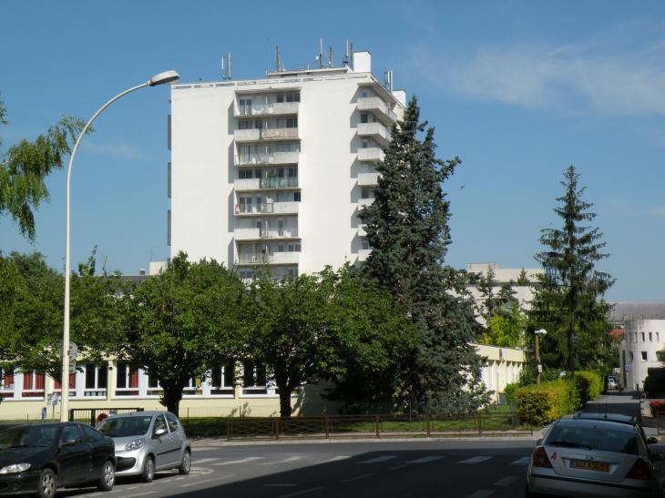  immeubles modernes, Quartier de la basilique Saint-Remi